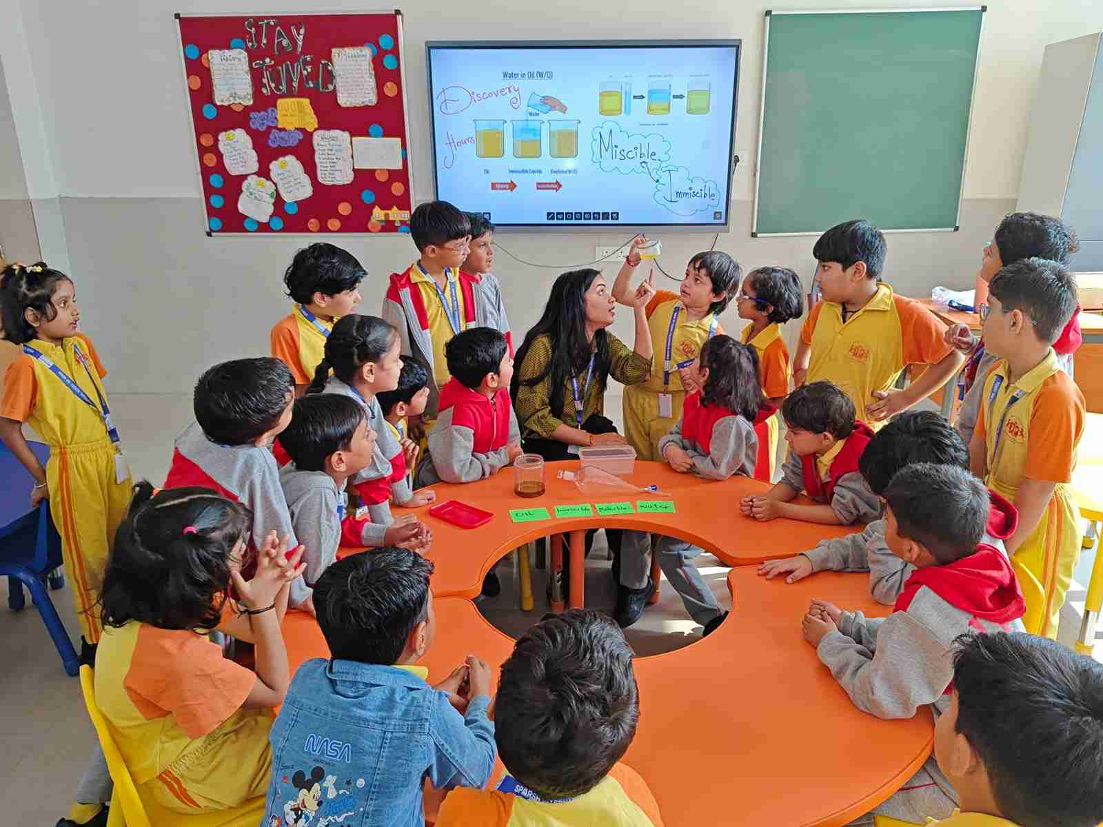 Discovery Hours: Miscible and Immiscible Liquids